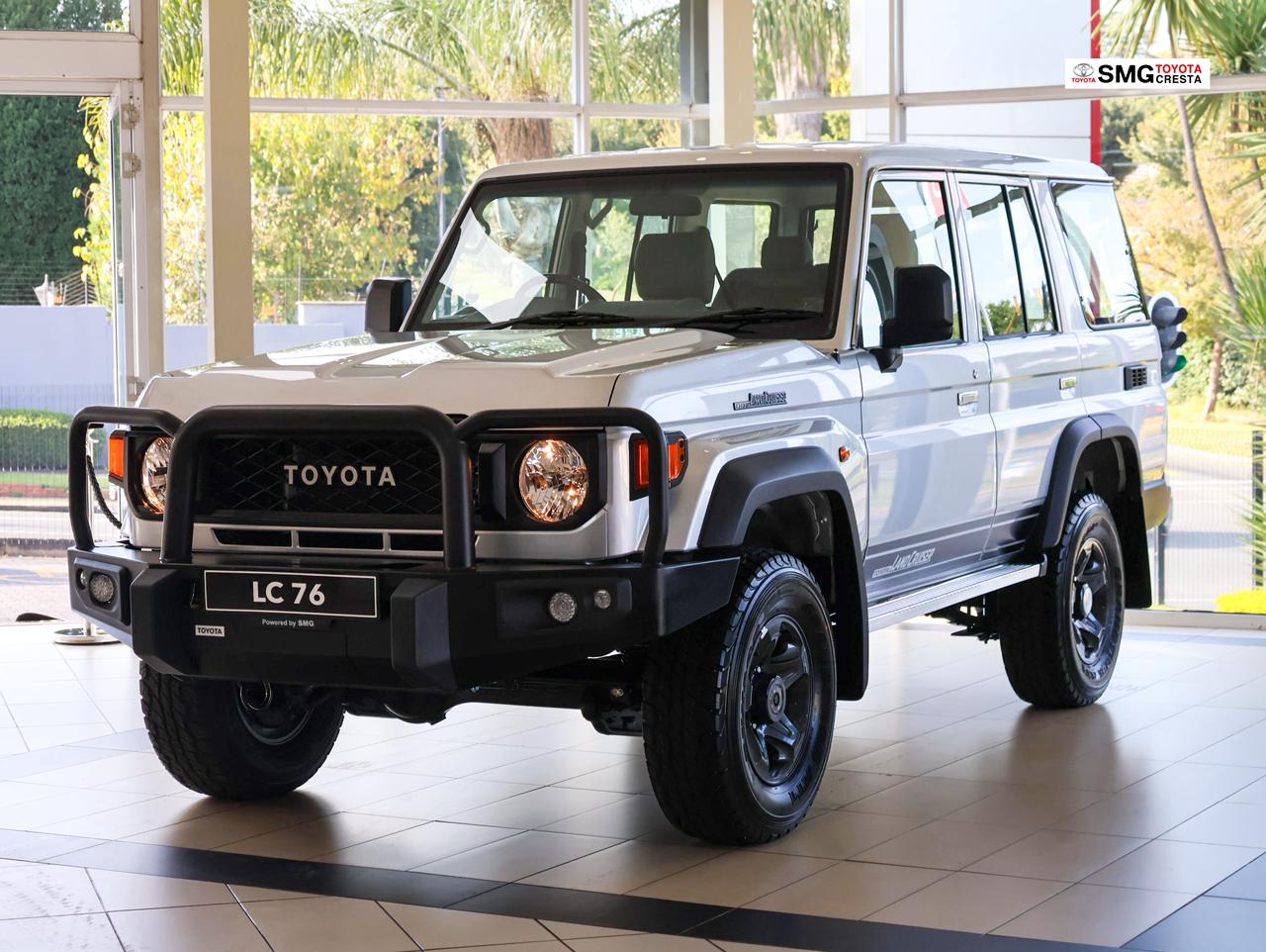 Toyota Land Cruiser 76 2.8GD-6 Station Wagon VX - SMG Toyota Cresta
